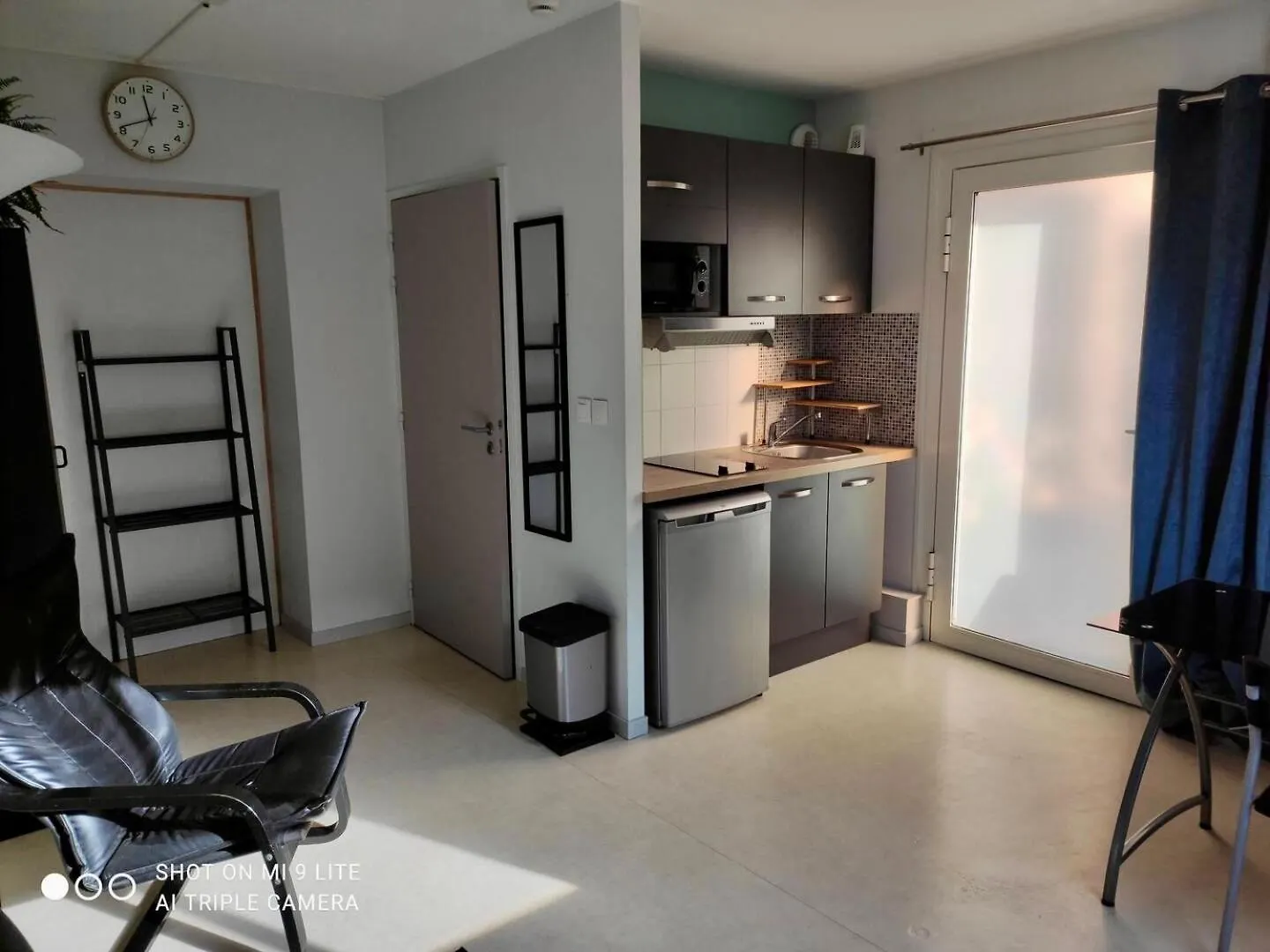 펜션 La Cahute, Gite Avec Jardin Pour 15 Personnes 몽토방