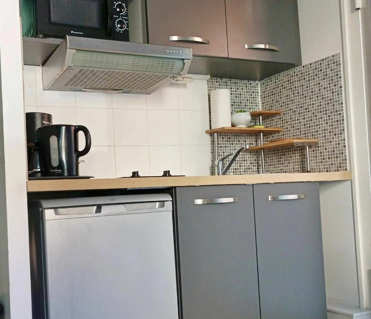 La Cahute, Gite Avec Jardin Pour 15 Personnes 몽토방